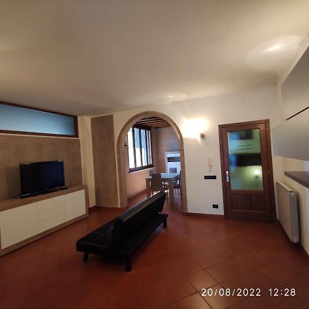 M & M Pinzi Suite Apartment Montepulciano Stazione エクステリア 写真